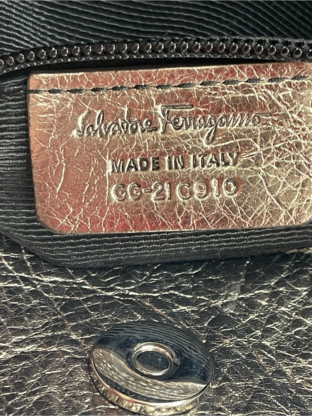 Salvatore Ferragamo Gancini shoulder bag - Picture 15 of 16